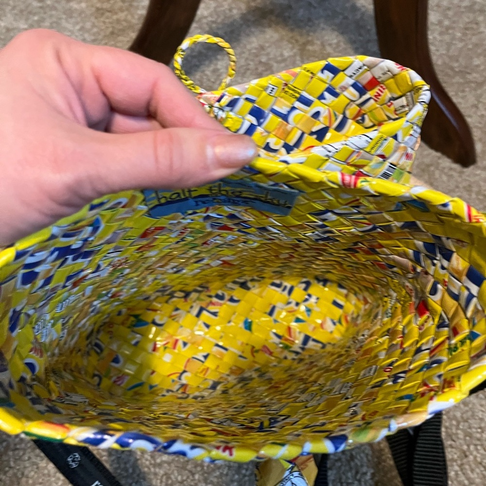 Re*Bagz Half the Sky Recycled Juice Container Woven Crossbody Bag - Picture 7 of 9